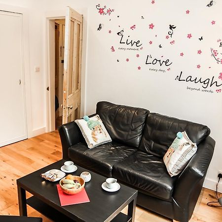 דירות אדינבורו Chic & Bright Flat Near Holyrood Park חדר תמונה
