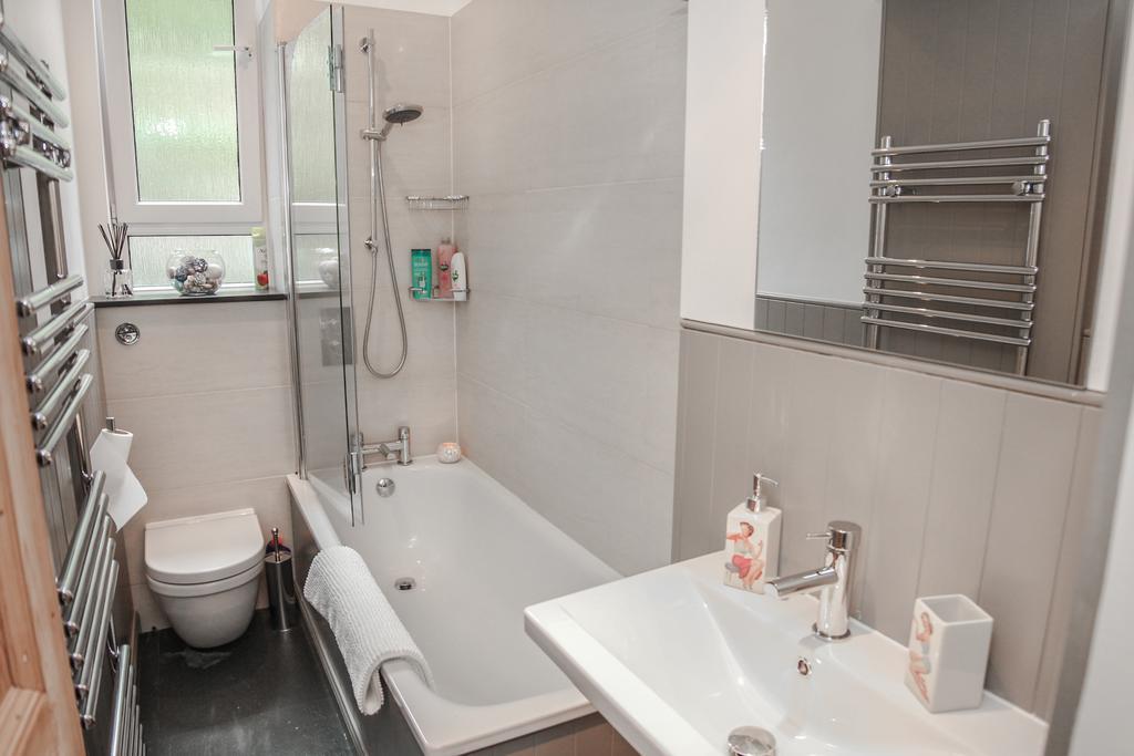 דירות אדינבורו Chic & Bright Flat Near Holyrood Park חדר תמונה